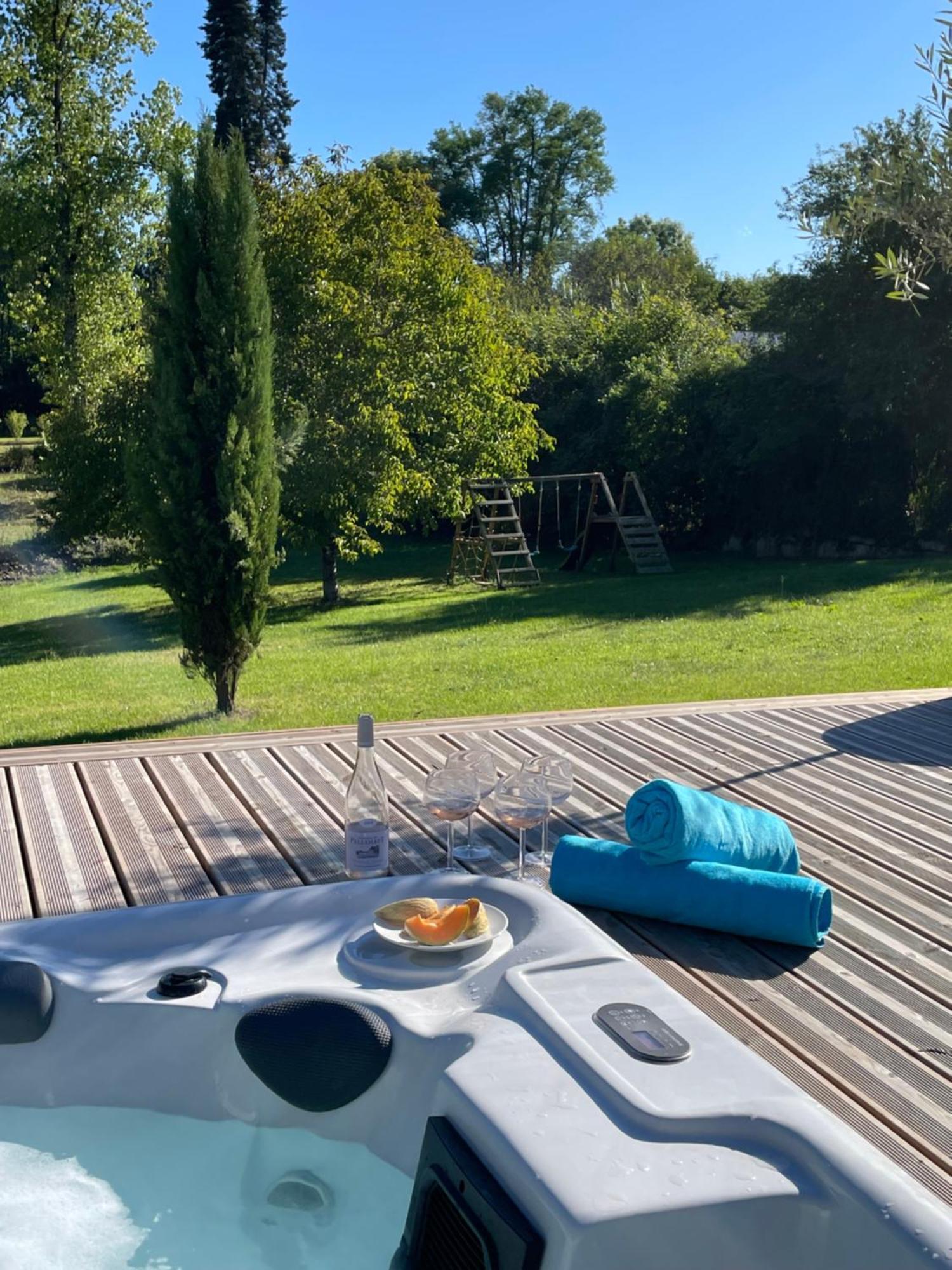 Gites De Verger, Stylish Self Catering Cottages In Sos Exterior photo