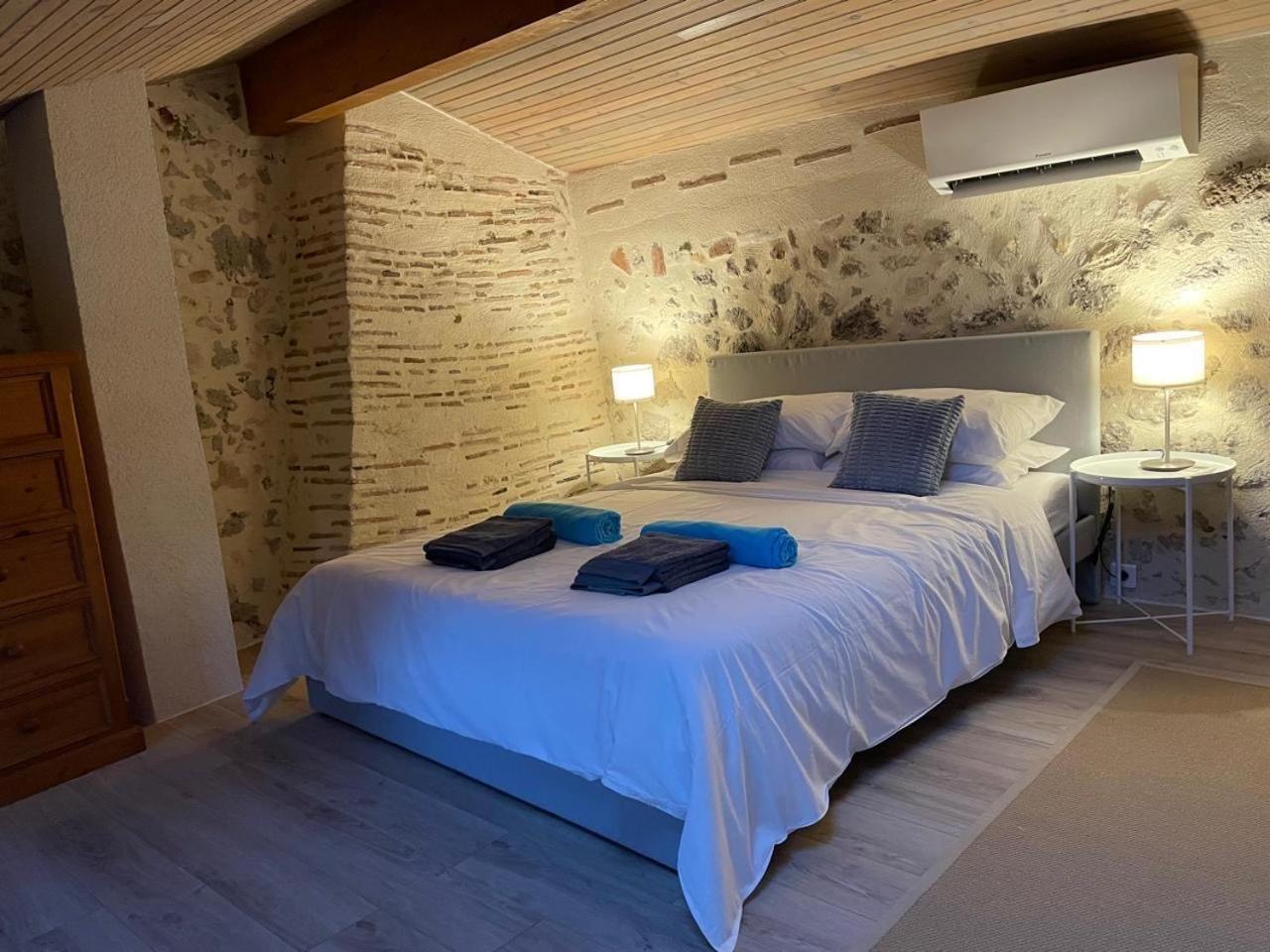 Gites De Verger, Stylish Self Catering Cottages In Sos Exterior photo
